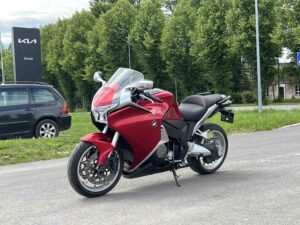 HONDA VFR 1200F   3999€