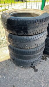 Продам:Резину летнюю good year 4 шт.Размер:175/65/r14Протектор:~4mmЦена:30€Tel:58384848Narva,Kerese 21Tel:58384848