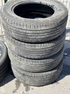 Продам:Резину летнюю 4 шт.Размер:195/65/R15Протектор:~6mmЦена:50€Tel:58384848Narva,Kerese 21Tel:58384848