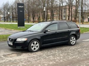 VOLVO V50  1499€