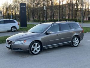 VOLVO V70   3999€