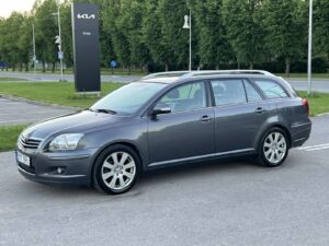 TOYOTA AVENSIS   1999€