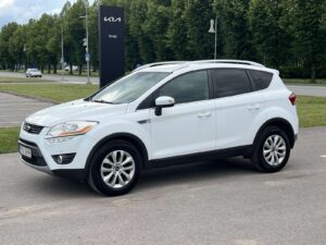 FORD KUGA   3999€